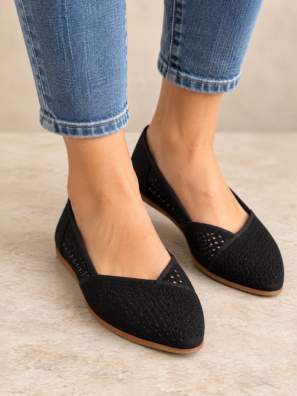 TOMS Black Perforated Jutti Neat Suede Almond-Toe Flats - Size 5